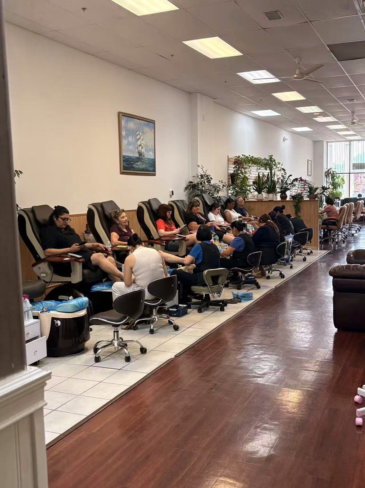 Sky Nail Zone salon